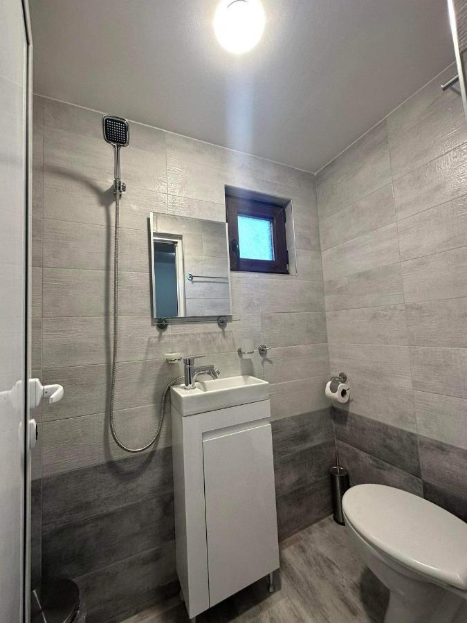 Къща За Гости Елит Sapareva Banya Ngoại thất bức ảnh